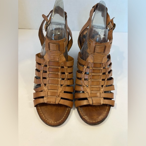 BareTraps Ivania light brown strappy boho open toe sandals size 8 M - Picture 1 of 12